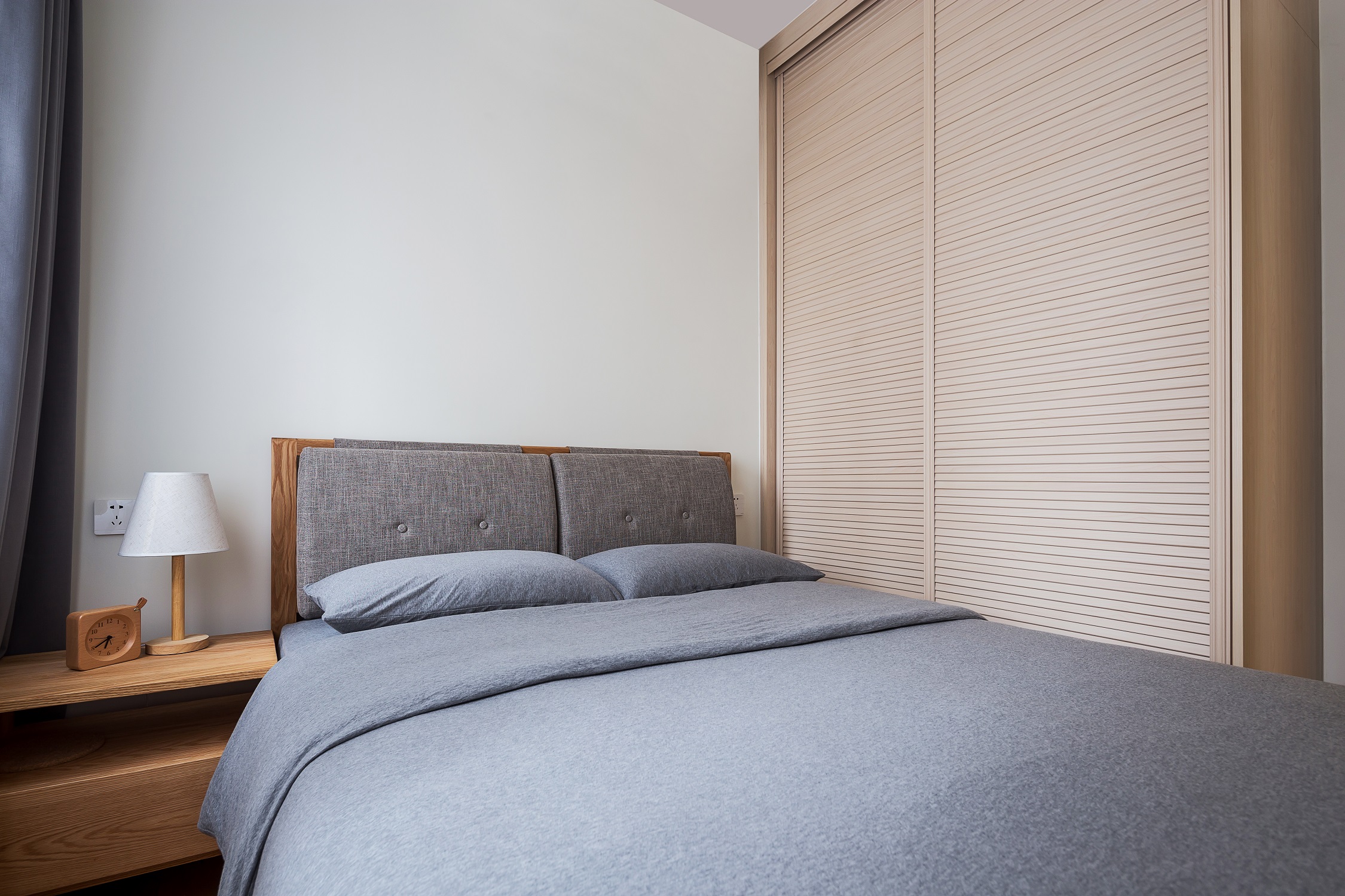 木质简约日式风卧室装修效果图