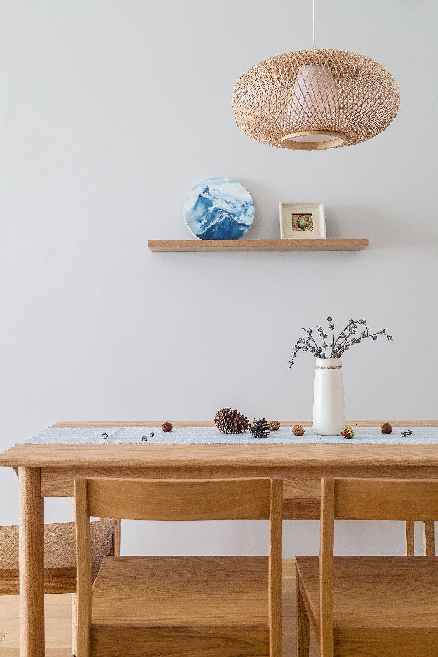 木质简约日式风装修餐桌椅设计