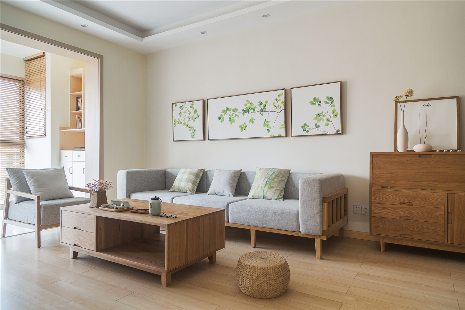 100㎡日式风格装修客厅茶几沙发设计