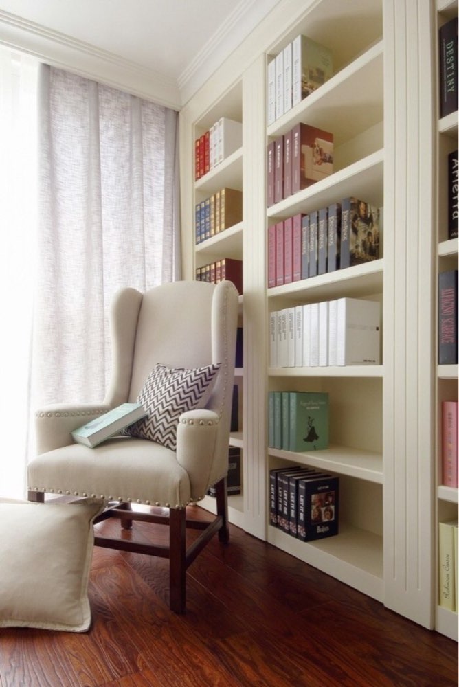 简约书屋设计简单但是收纳也是强大的可以存放不少书籍