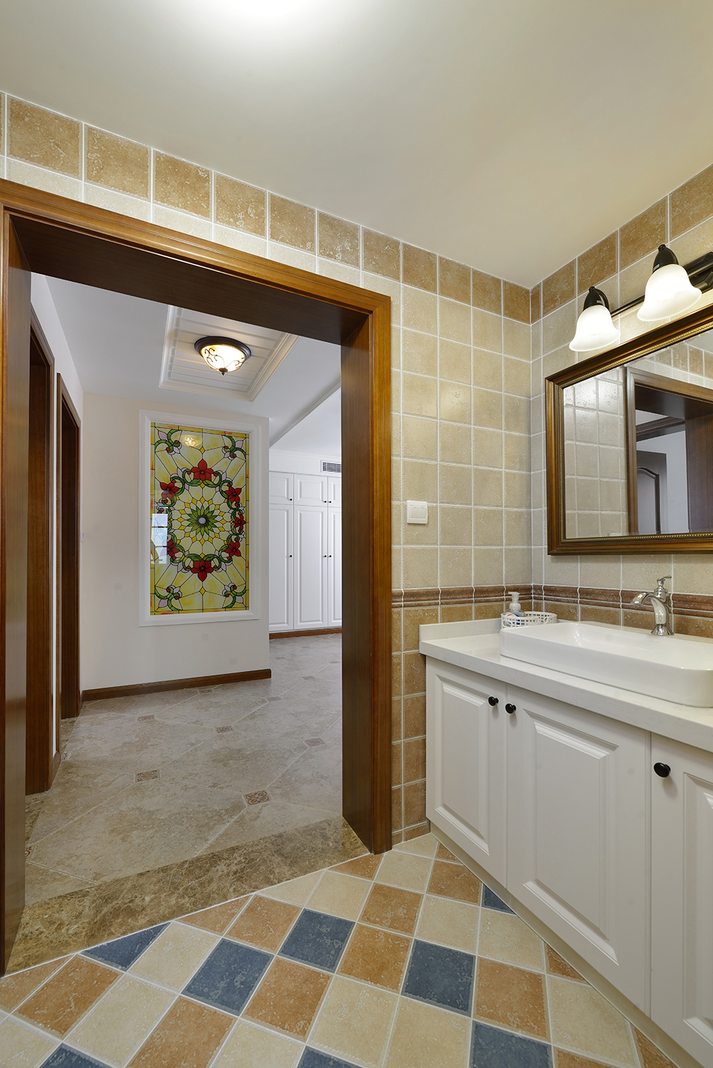 三居室美式风格卫生间装修效果图