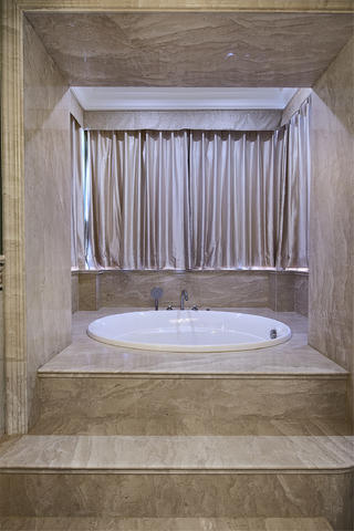 美式别墅装修浴缸设计