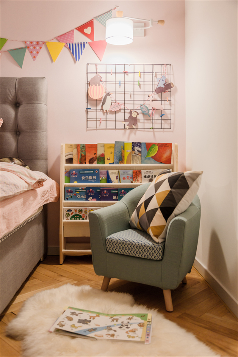 北欧风格二居室装修儿童房休闲一角