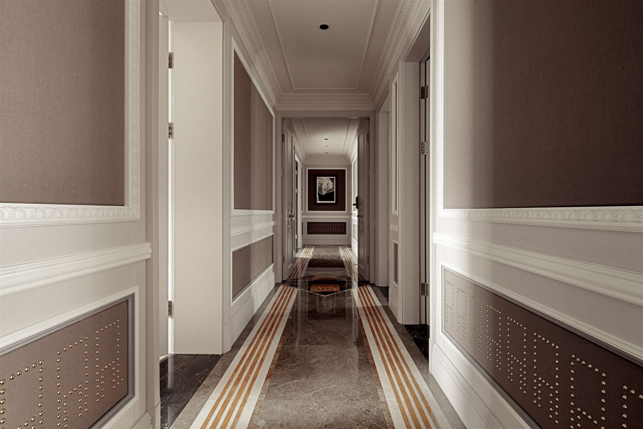 现代法式别墅走廊装修效果图