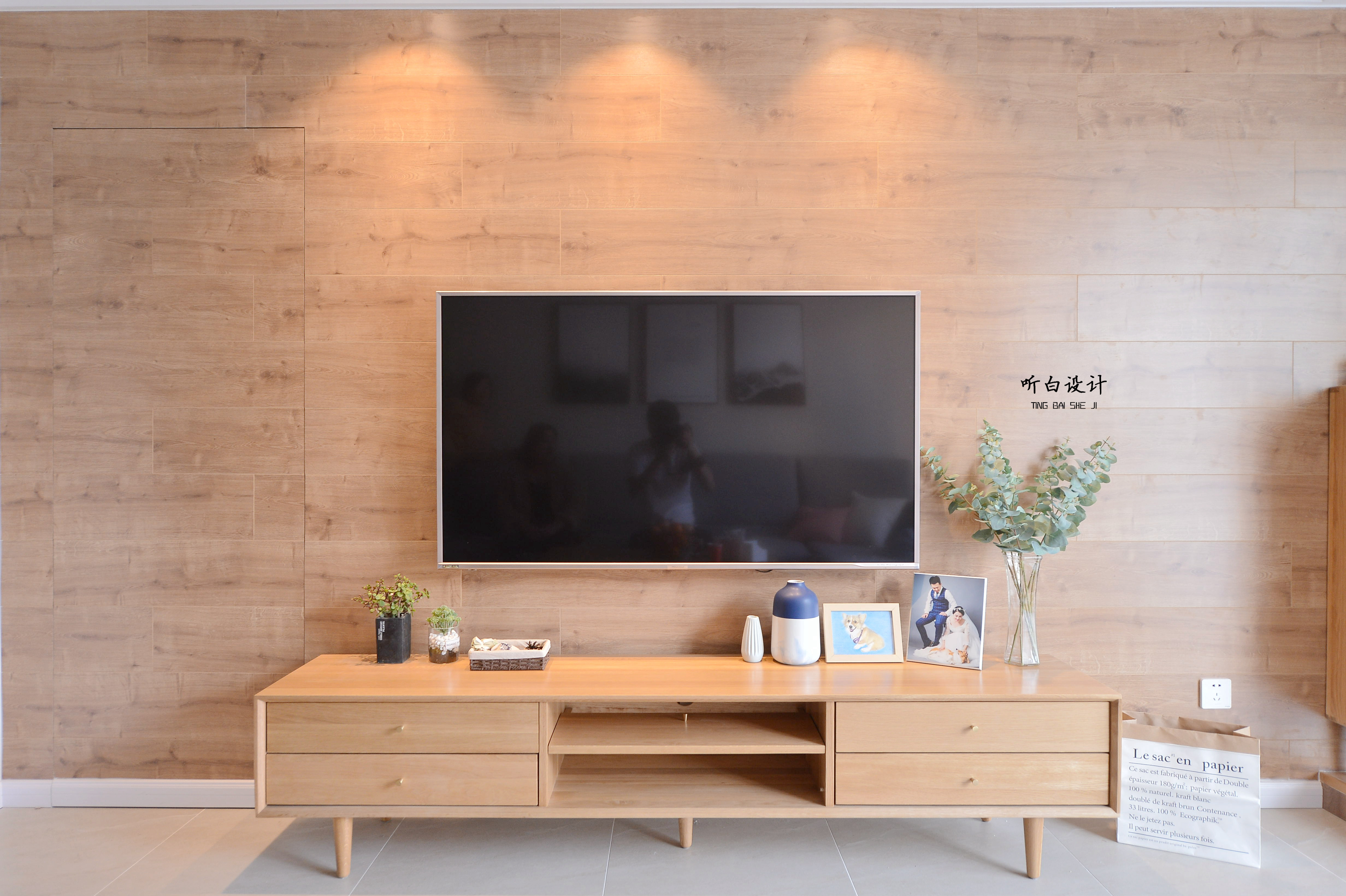 日式北欧三居室电视背景墙装修效果图