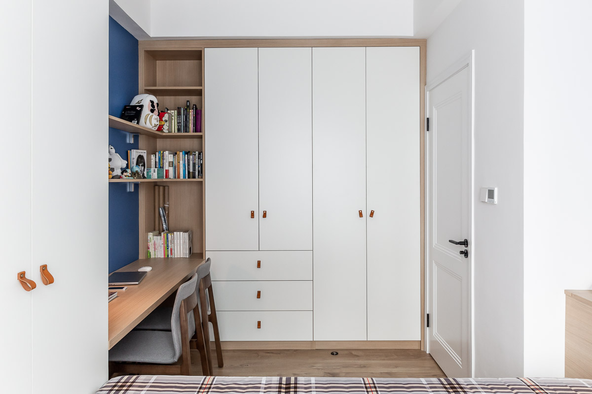 现代北欧风格三居装修衣柜设计