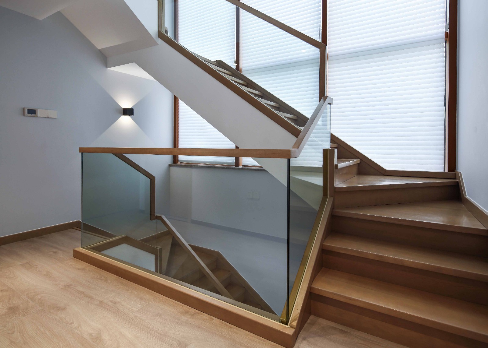 100平方房子楼梯与设计图片