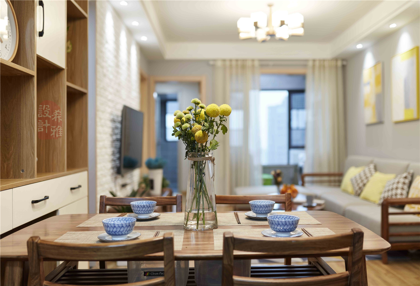 日式北欧风三居装修餐桌设计
