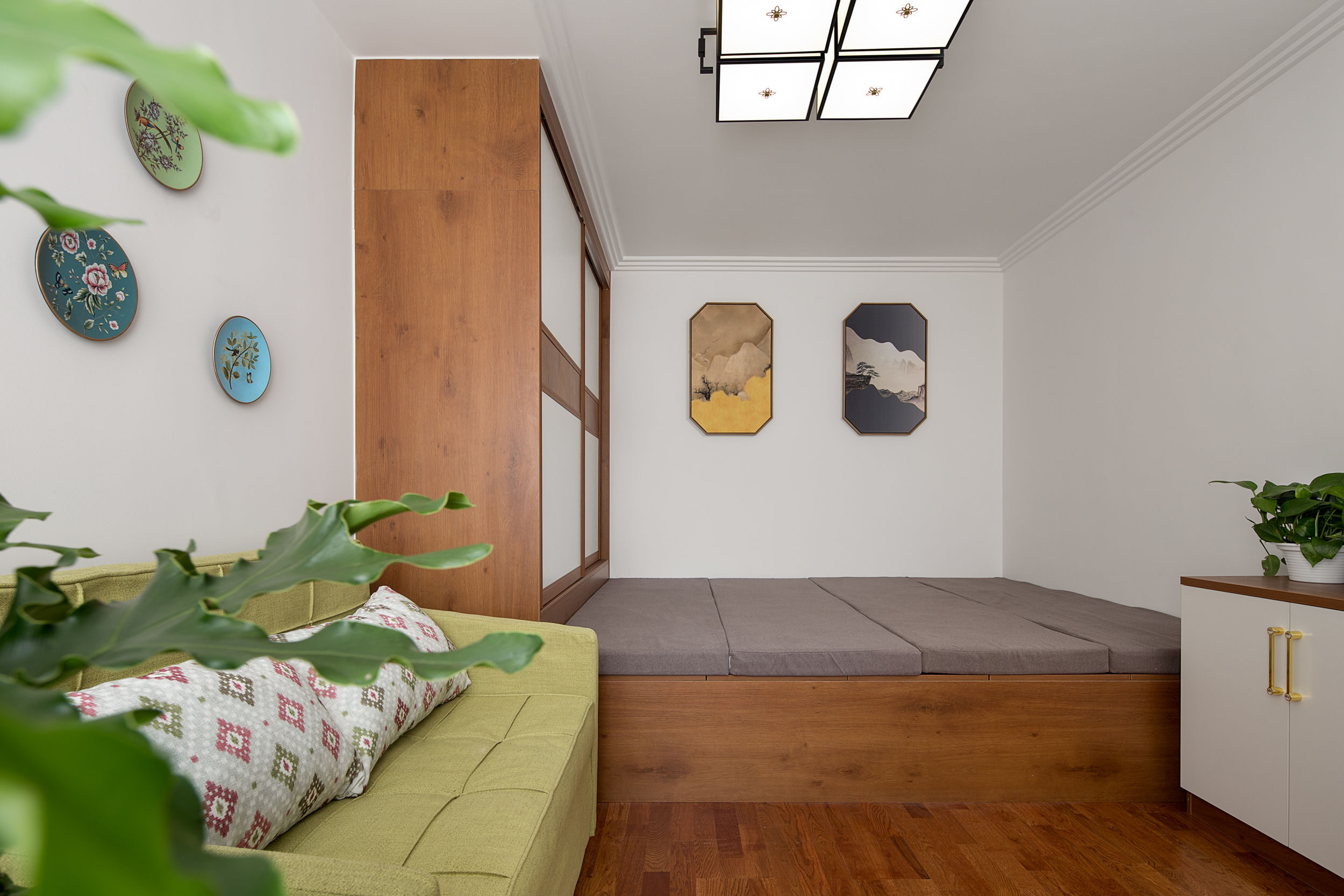 现代中式混搭两居榻榻米卧室装修效果图