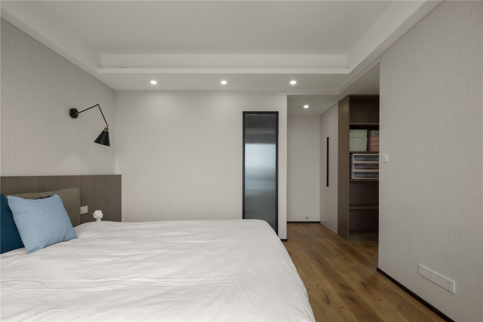 150平现代风格风卧室装修效果图