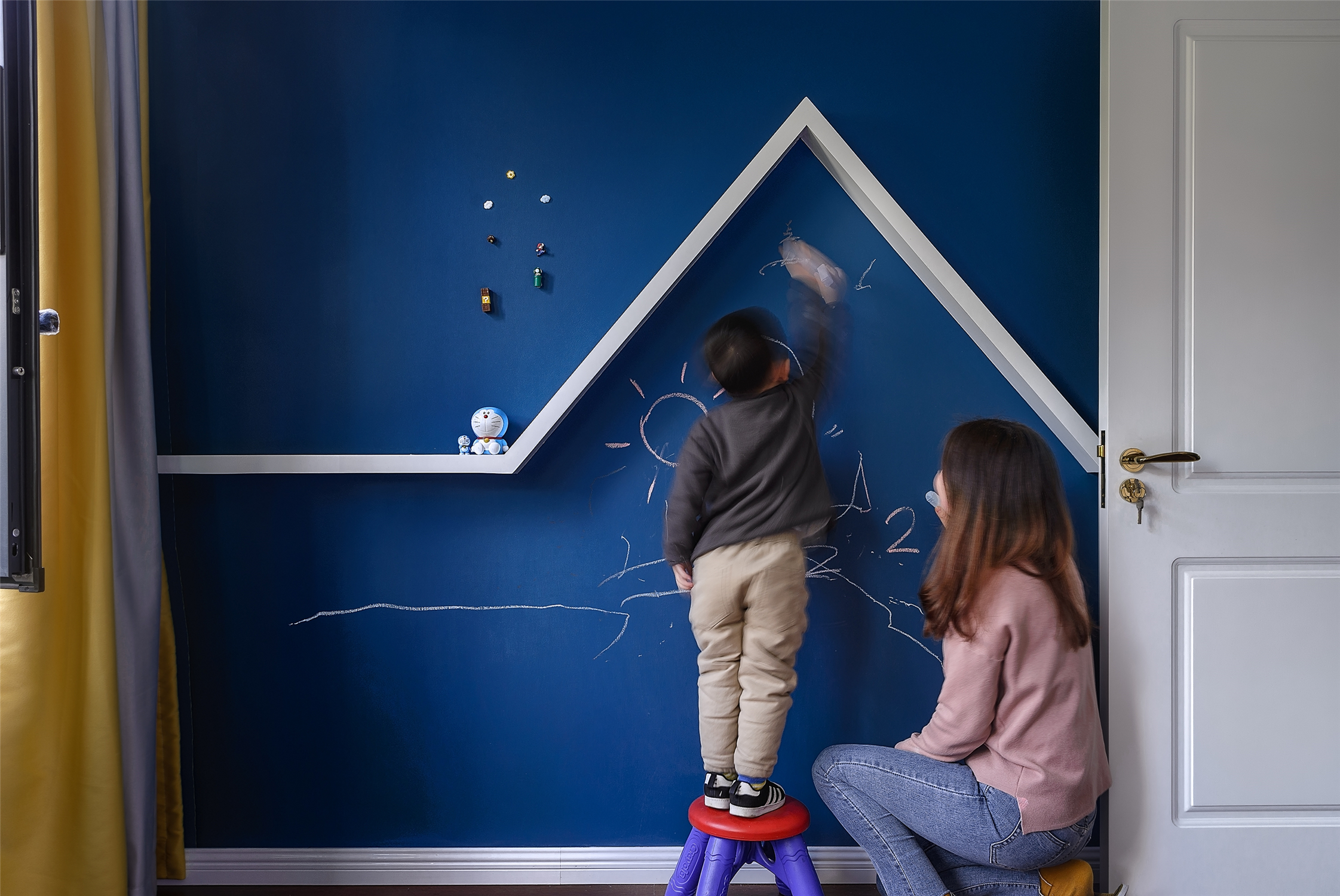 140平米轻奢风装修儿童房黑板墙设计