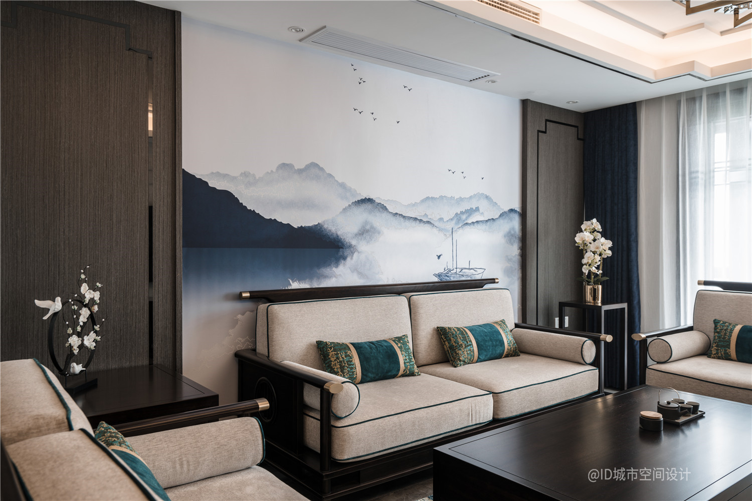 新中式风三居室沙发背景墙装修效果图