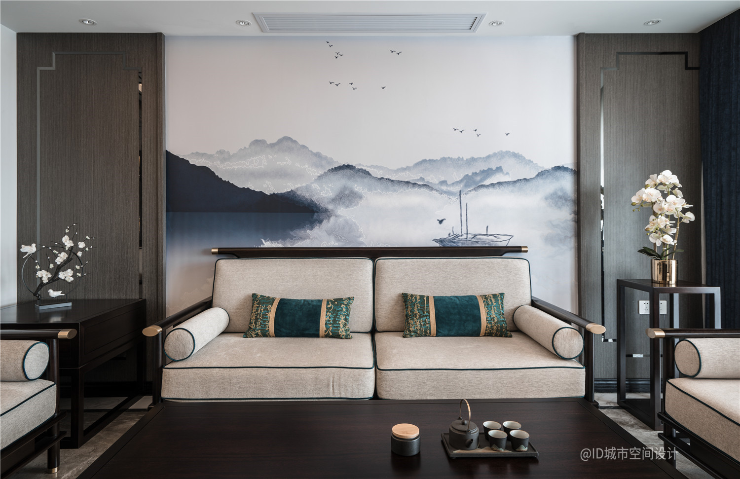 新中式风三居室装修沙发设计图