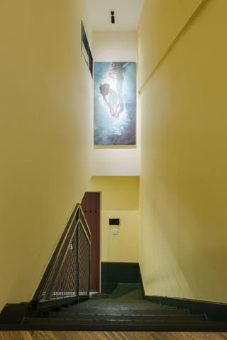 简约loft二居室楼梯空间装修效果图