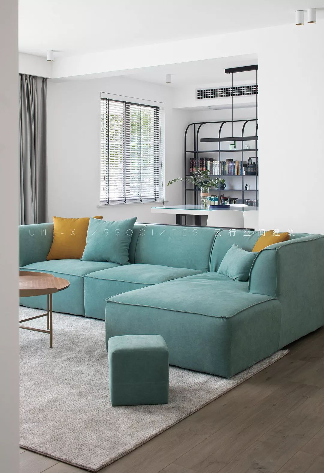 现代极简风三居装修沙发设计图
