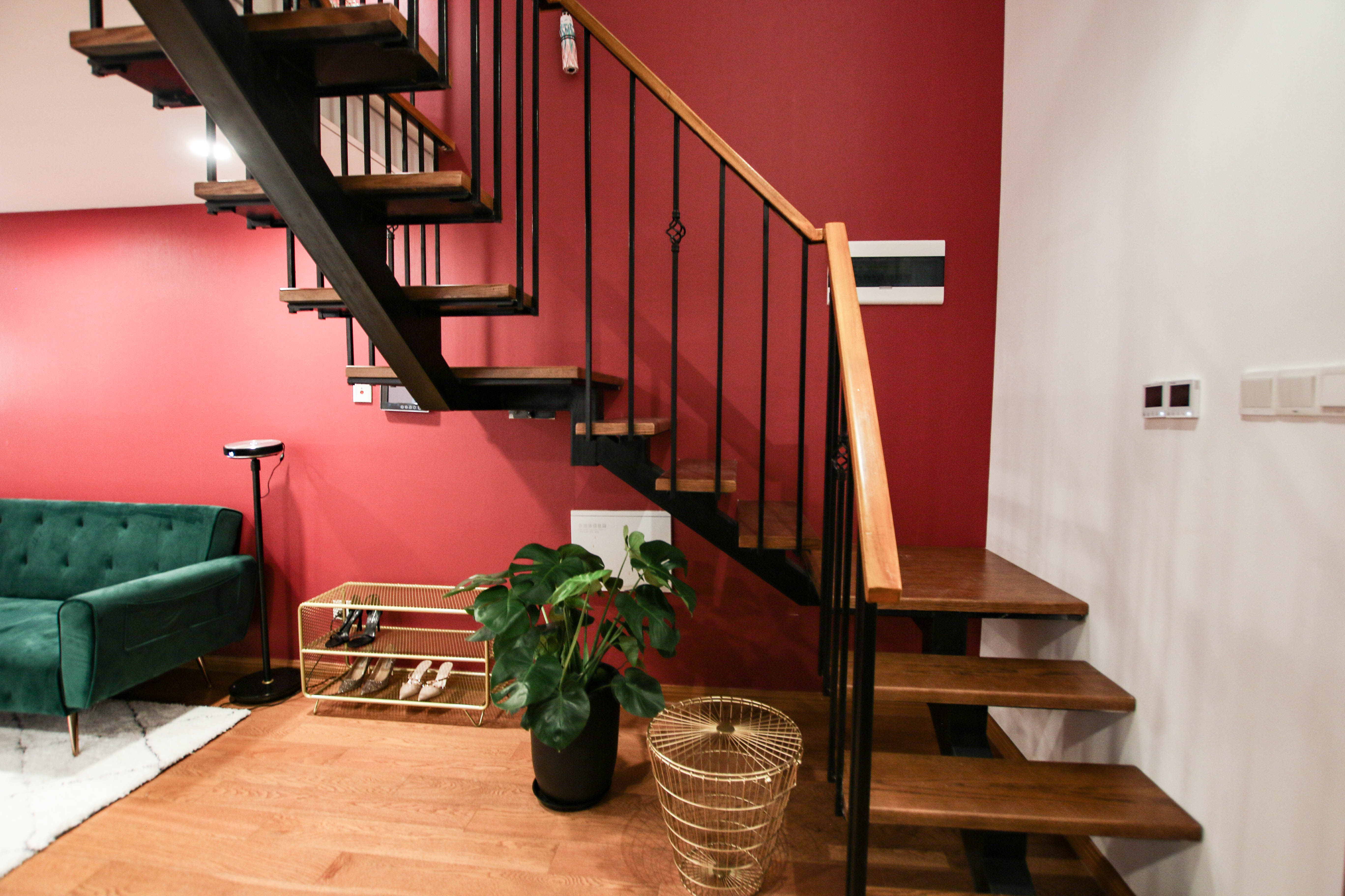 58㎡loft公寓楼梯装修效果图