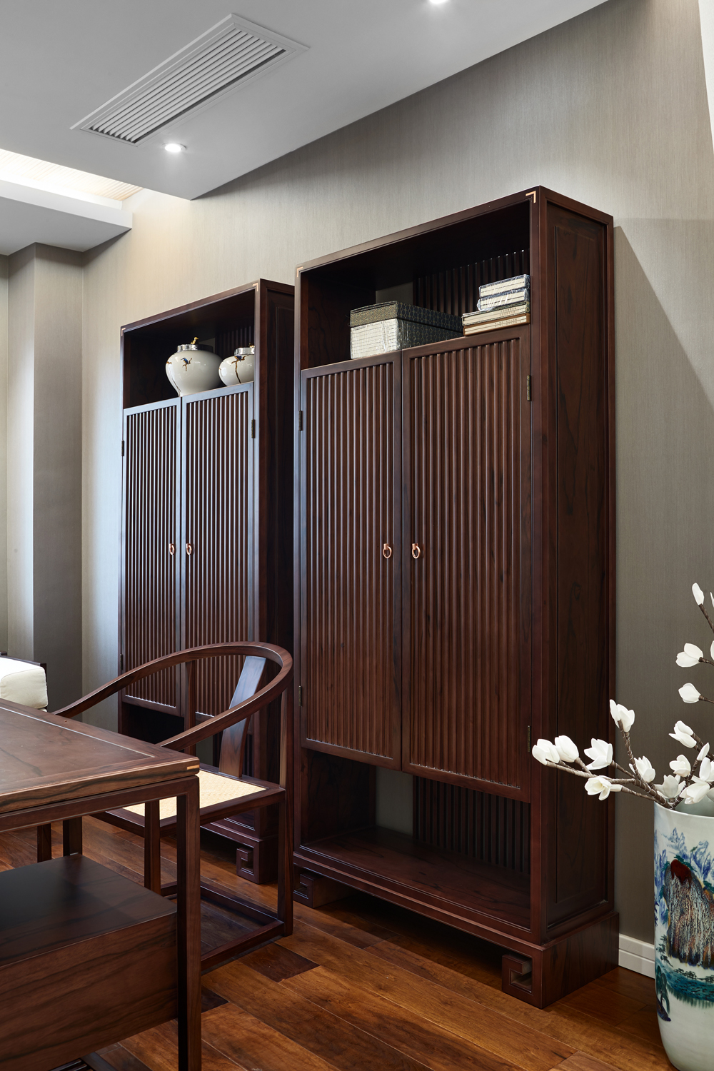 新中式风格别墅装修书柜设计图