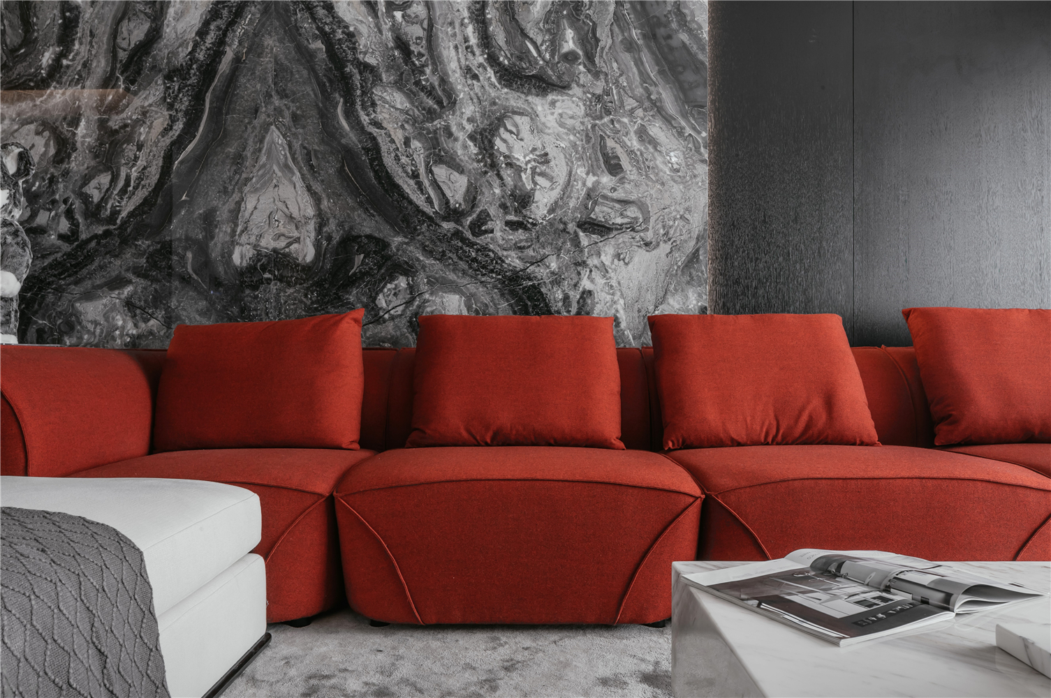 170平现代风格装修红色沙发设计图