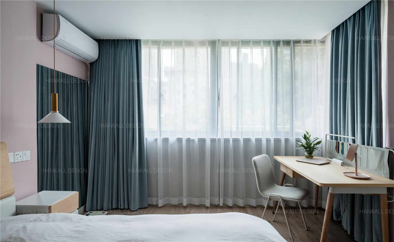 54平米一居室装修卧室窗帘设计图
