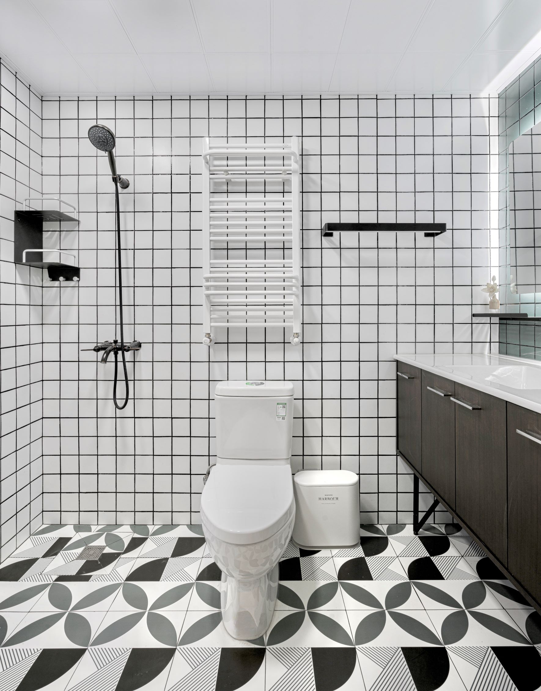 110㎡现代两居室卫生间装修效果图