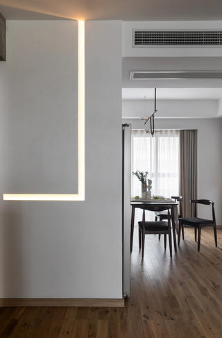 日式风格三居室装修墙面灯槽设计