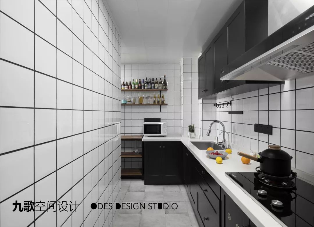 现代风二居室厨房装修效果图