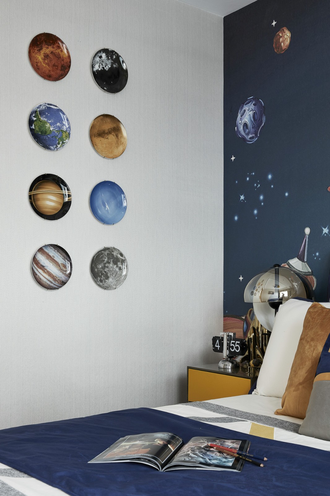 儿童房设计了今年流行的太空元素