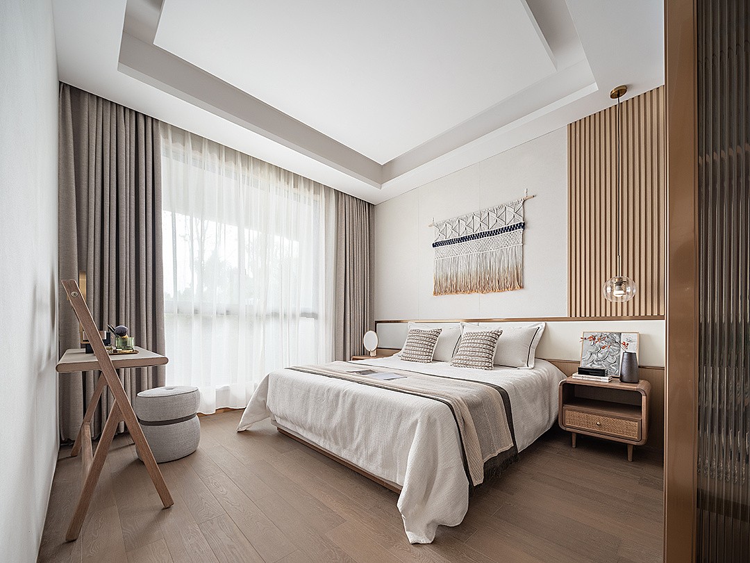 超宽起居室与餐厅连贯一线,敞轩面宽,尊享豪迈气度.