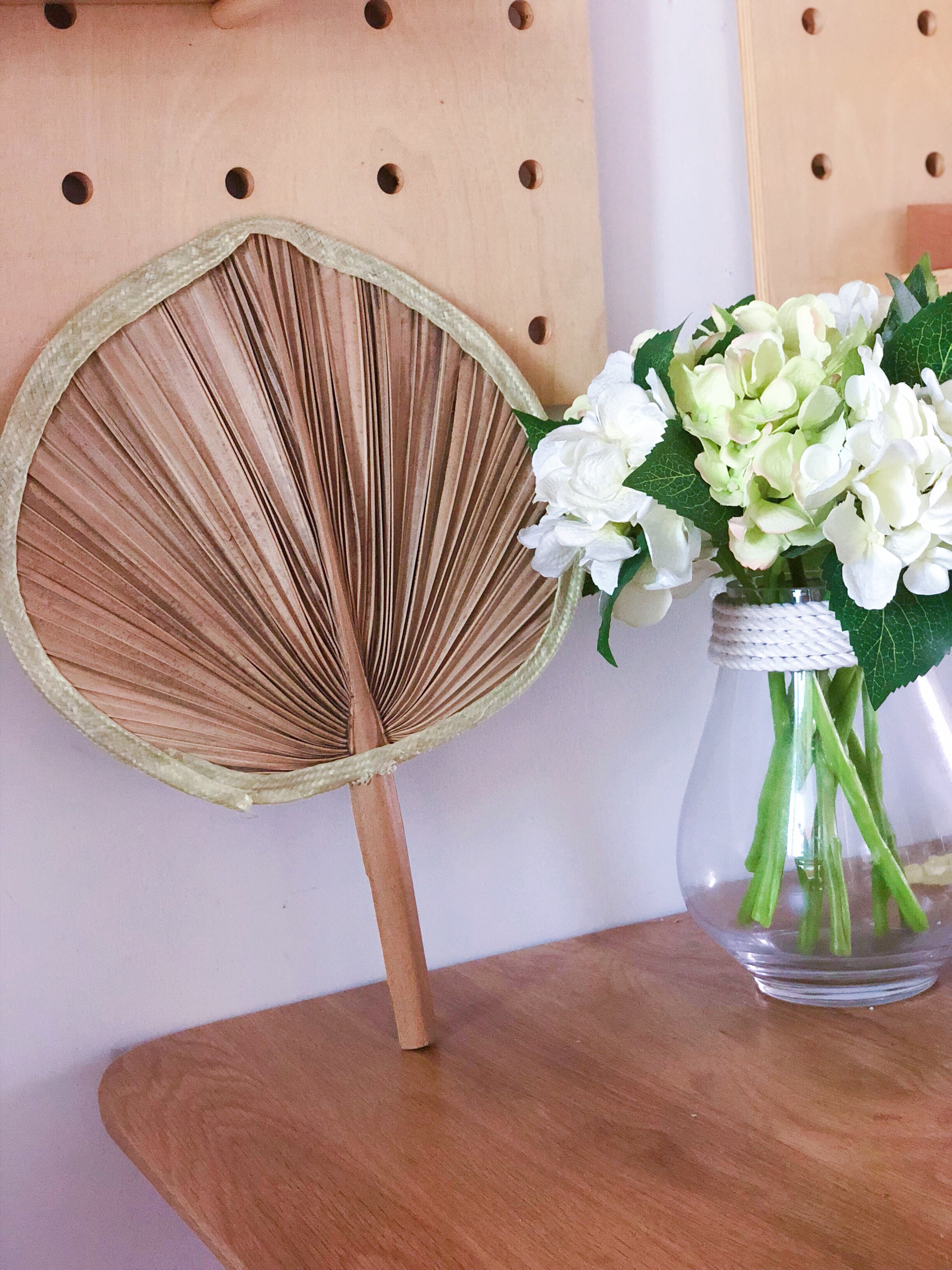 小时候夏夜奶奶摇的破蒲扇现在成了时尚界和家居界的新宠啦