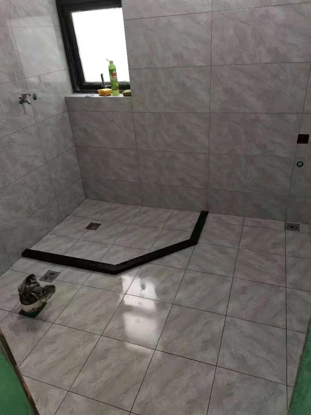 天津装修卫生间地面为啥不能贴大砖?